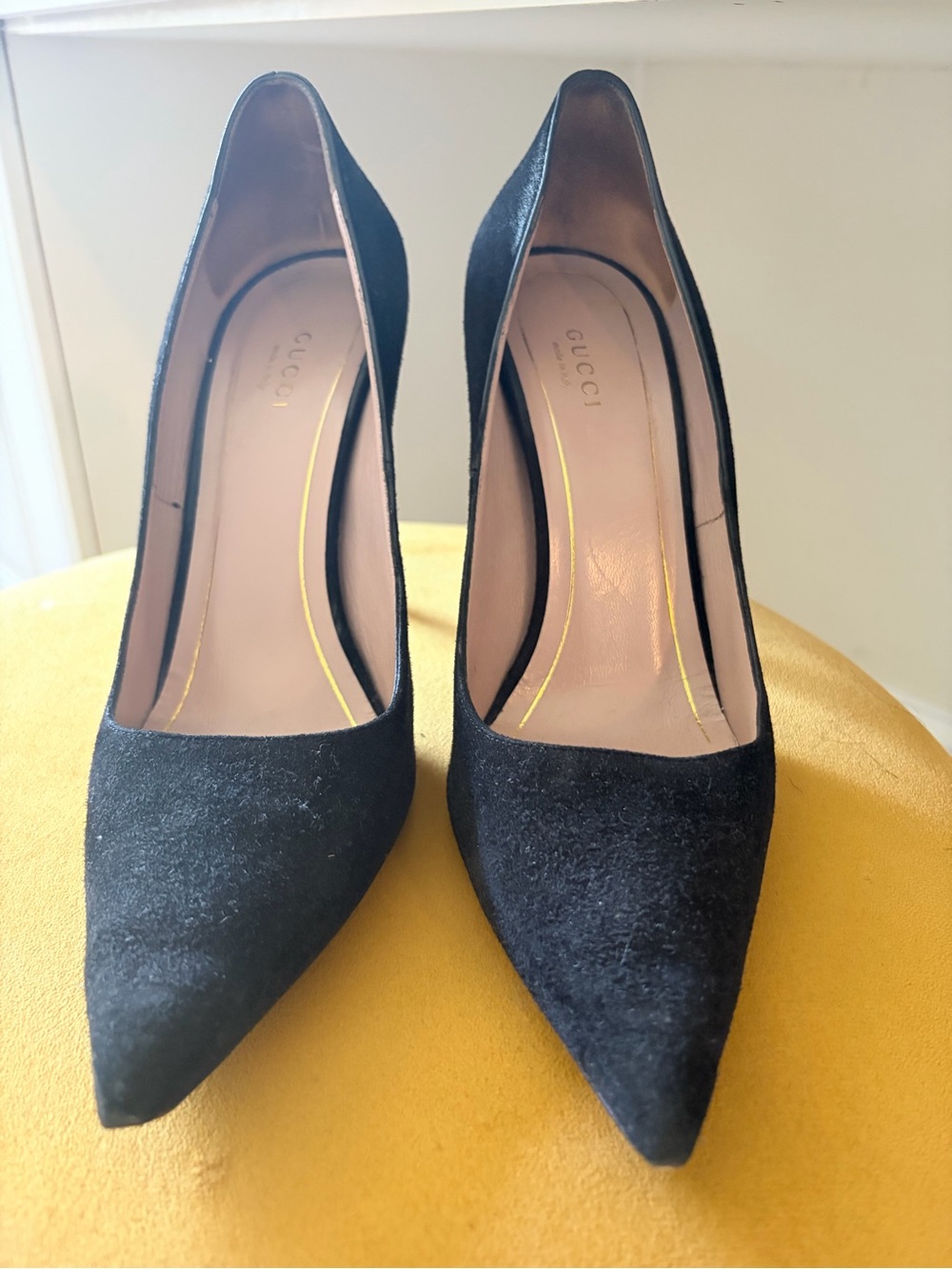 Gucci Black Pointed Toe Suede Pumps